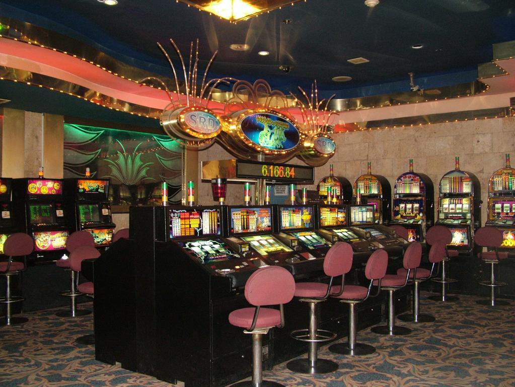 Ambassador Hotel & Casino Парамарибо Екстериор снимка