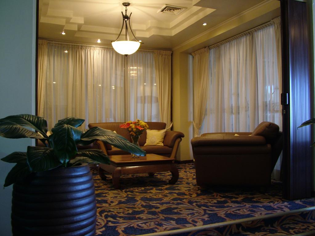 Ambassador Hotel & Casino Парамарибо Екстериор снимка