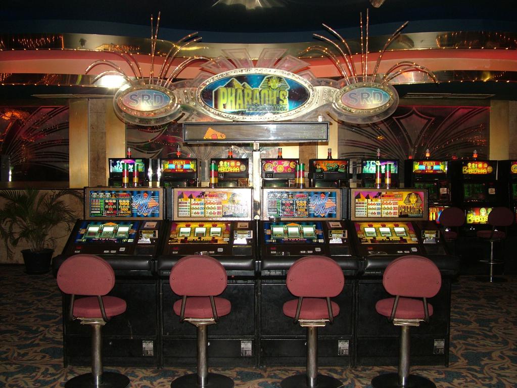 Ambassador Hotel & Casino Парамарибо Екстериор снимка